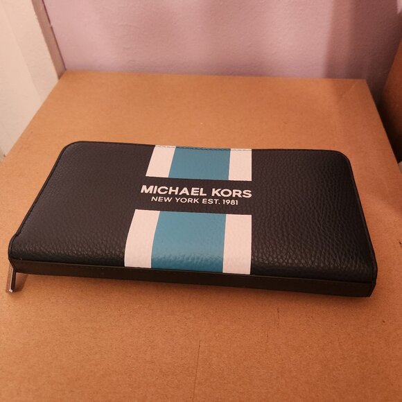 Michael Kors New York EST. 1981 NWOT Blue Large Leather Wallet - Picture 2 of 15